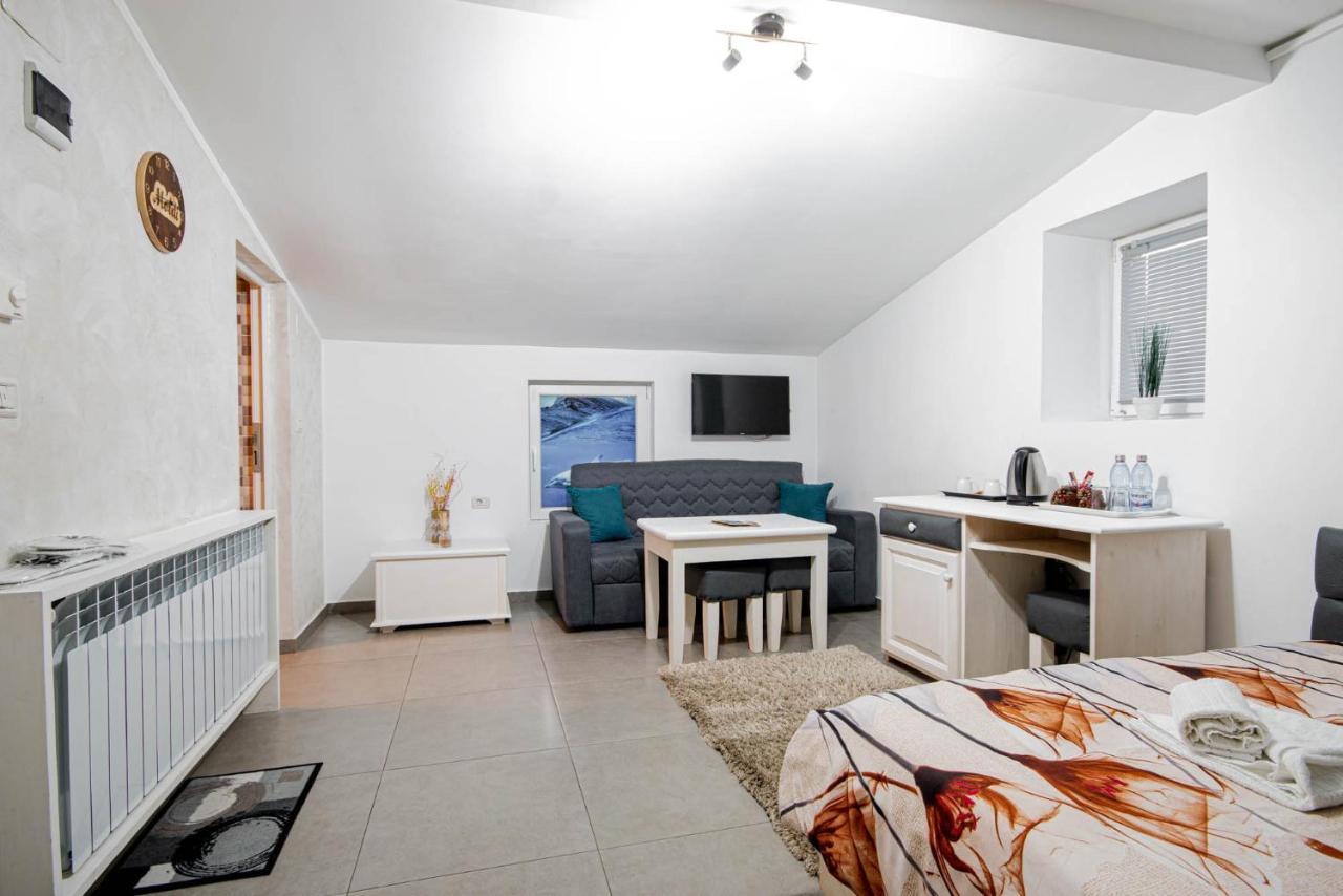 Cazare Moldi - Regim Hotelier Câmpulung Moldovenesc Exteriér fotografie