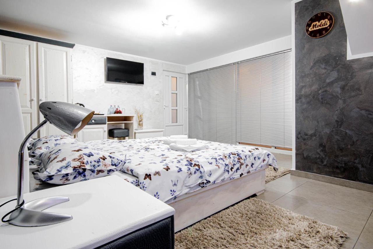 Cazare Moldi - Regim Hotelier Câmpulung Moldovenesc Exteriér fotografie