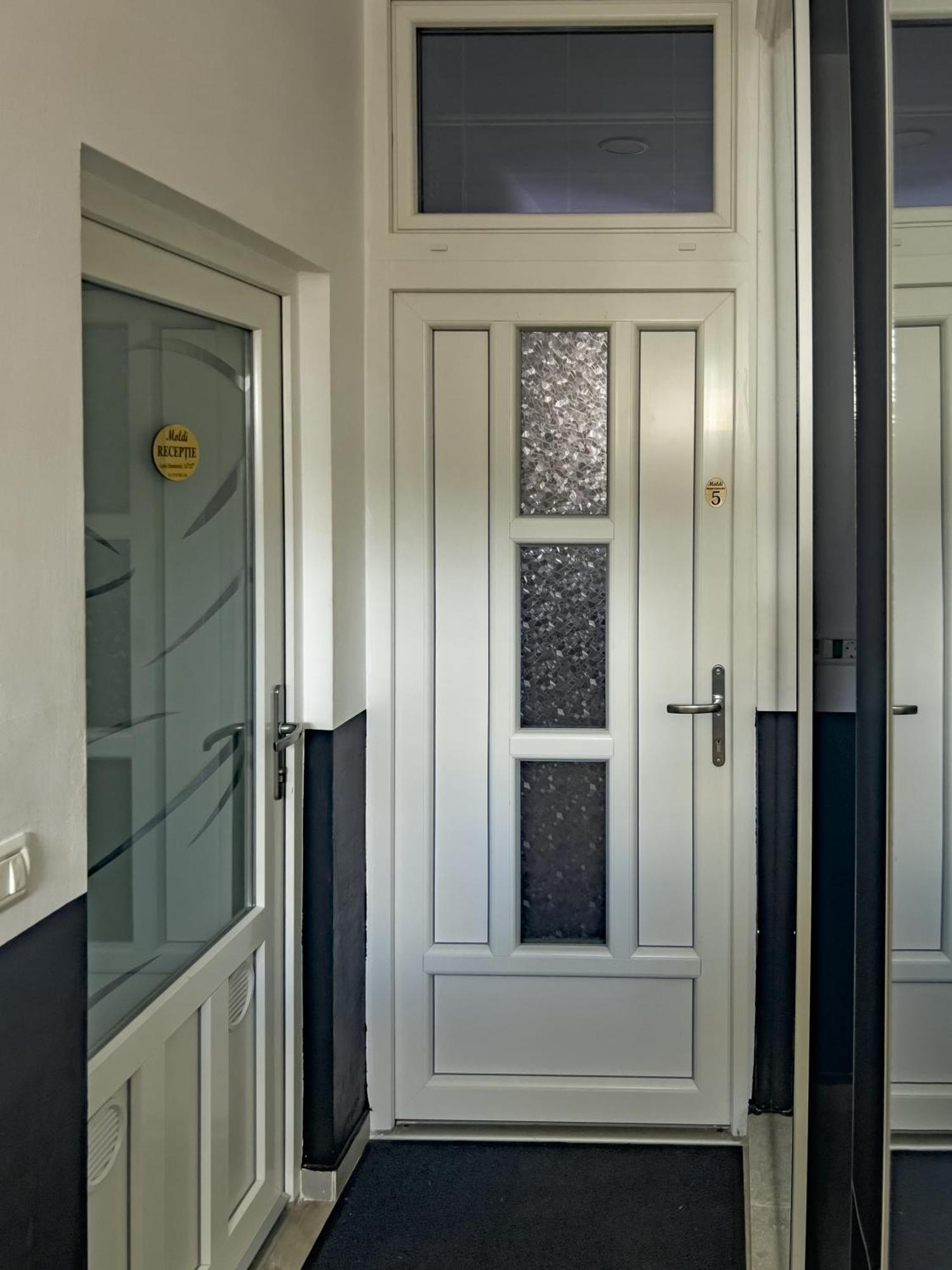 Cazare Moldi - Regim Hotelier Câmpulung Moldovenesc Exteriér fotografie